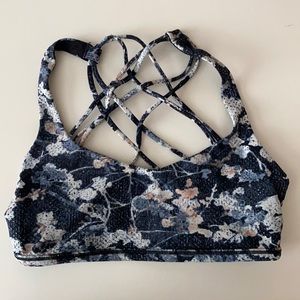 Lululemon sports bra